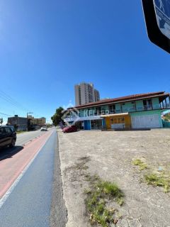 Aluguel / Apartamento Frente avenida