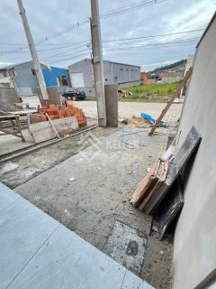 Geminado moderno com 2 quartos, sendo 1 suíte, acabamento impecável e localização privilegiada!
