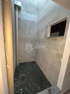 Geminado moderno com 2 quartos, sendo 1 suíte, acabamento impecável e localização privilegiada!