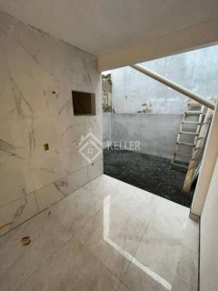 Geminado moderno com 2 quartos, sendo 1 suíte, acabamento impecável e localização privilegiada!