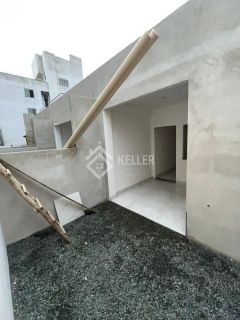 Geminado moderno com 2 quartos, sendo 1 suíte, acabamento impecável e localização privilegiada!