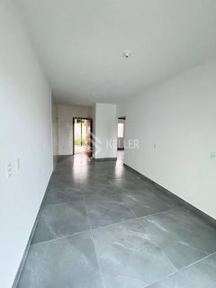 GEMINADO MODERNO COM SUÍTE, CHURRASQUEIRA E AMPLO ESPAÇO EXTERNO!