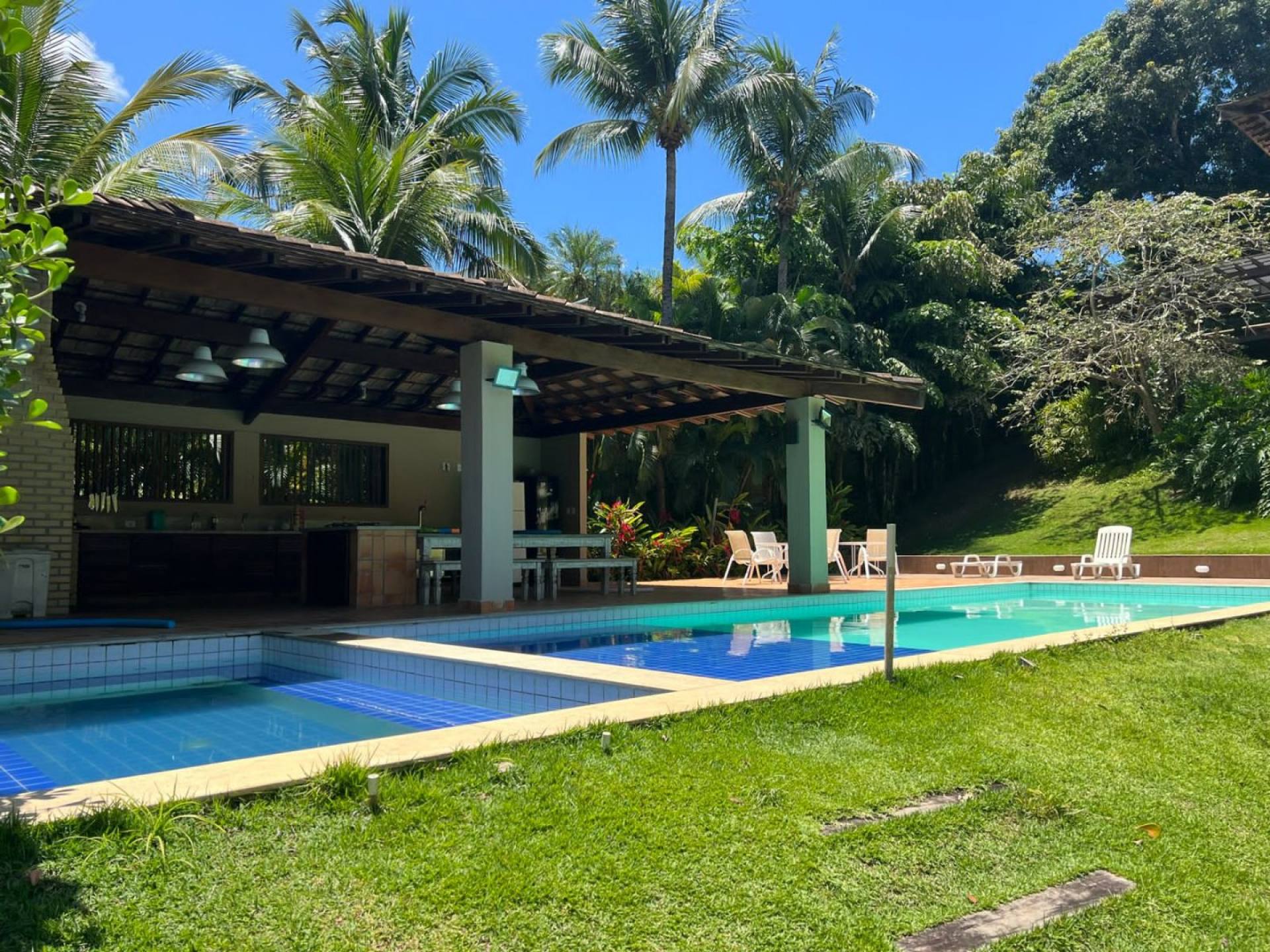 CASA EM CONDOMÍNIO ALTO PADRÃO