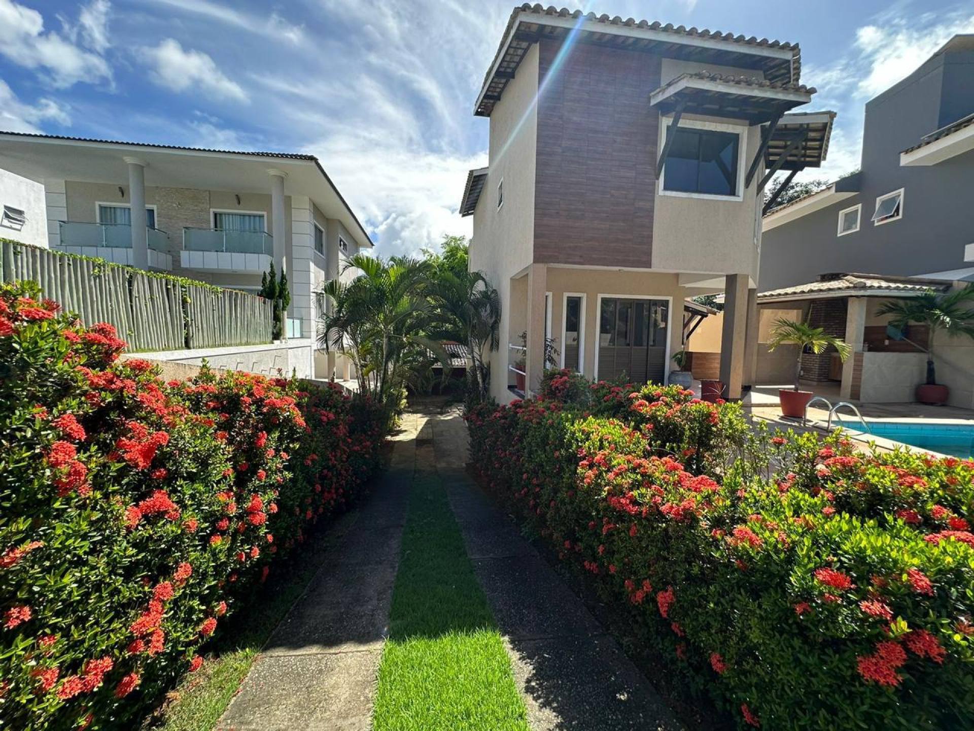 Casa com 3 suíte e 1 gabinete, em condomínio fechado em Lauro de Freitas! ?