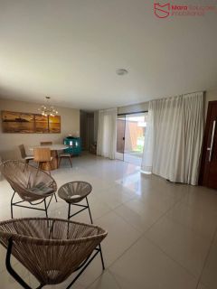 Casa duplex em buraquinho 4/4 sendo 3 suites Nascente.