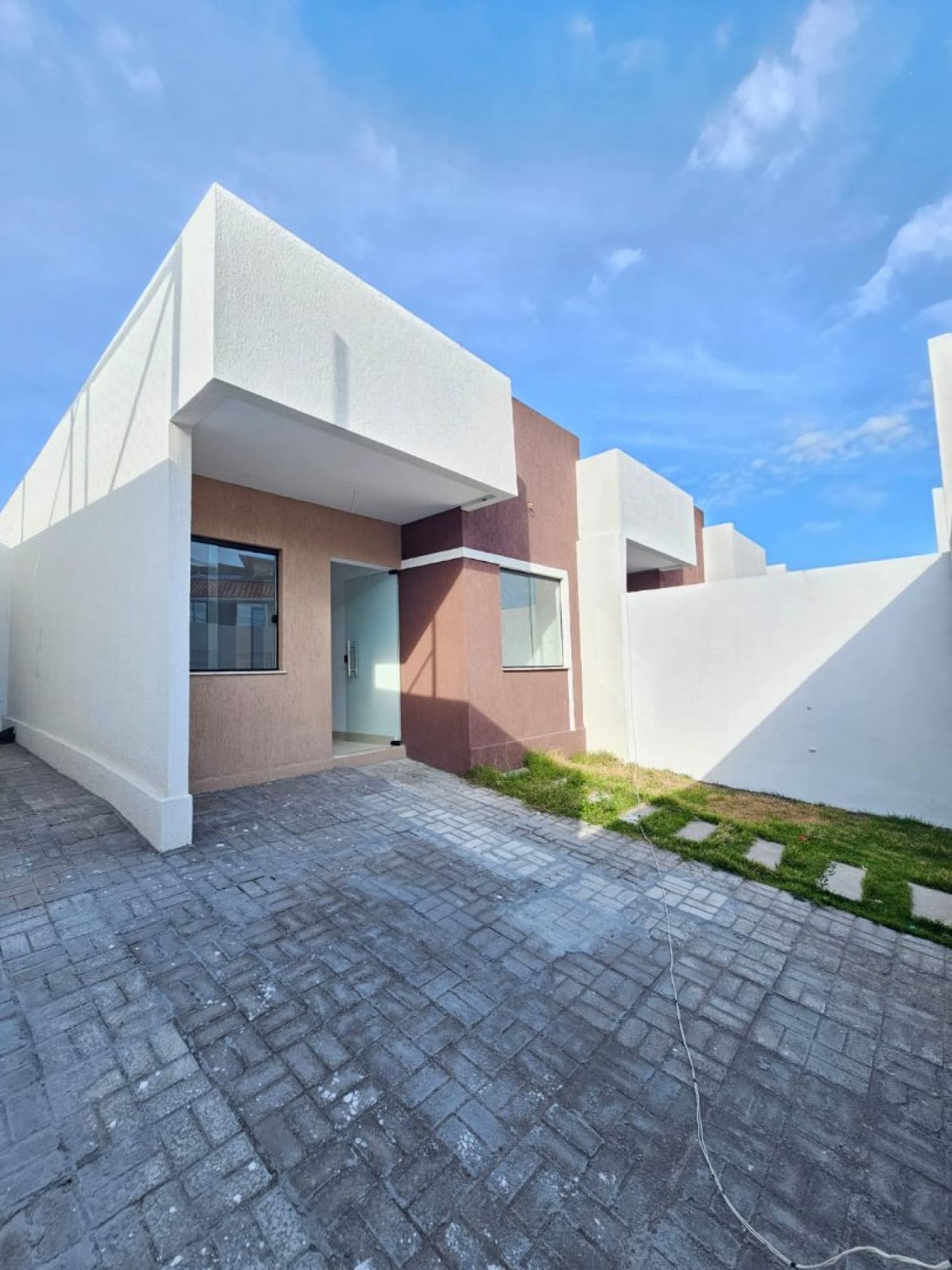 Casa térrea 2/4 no centro de Lauro de Freitas, A partir R$ 350.000,00