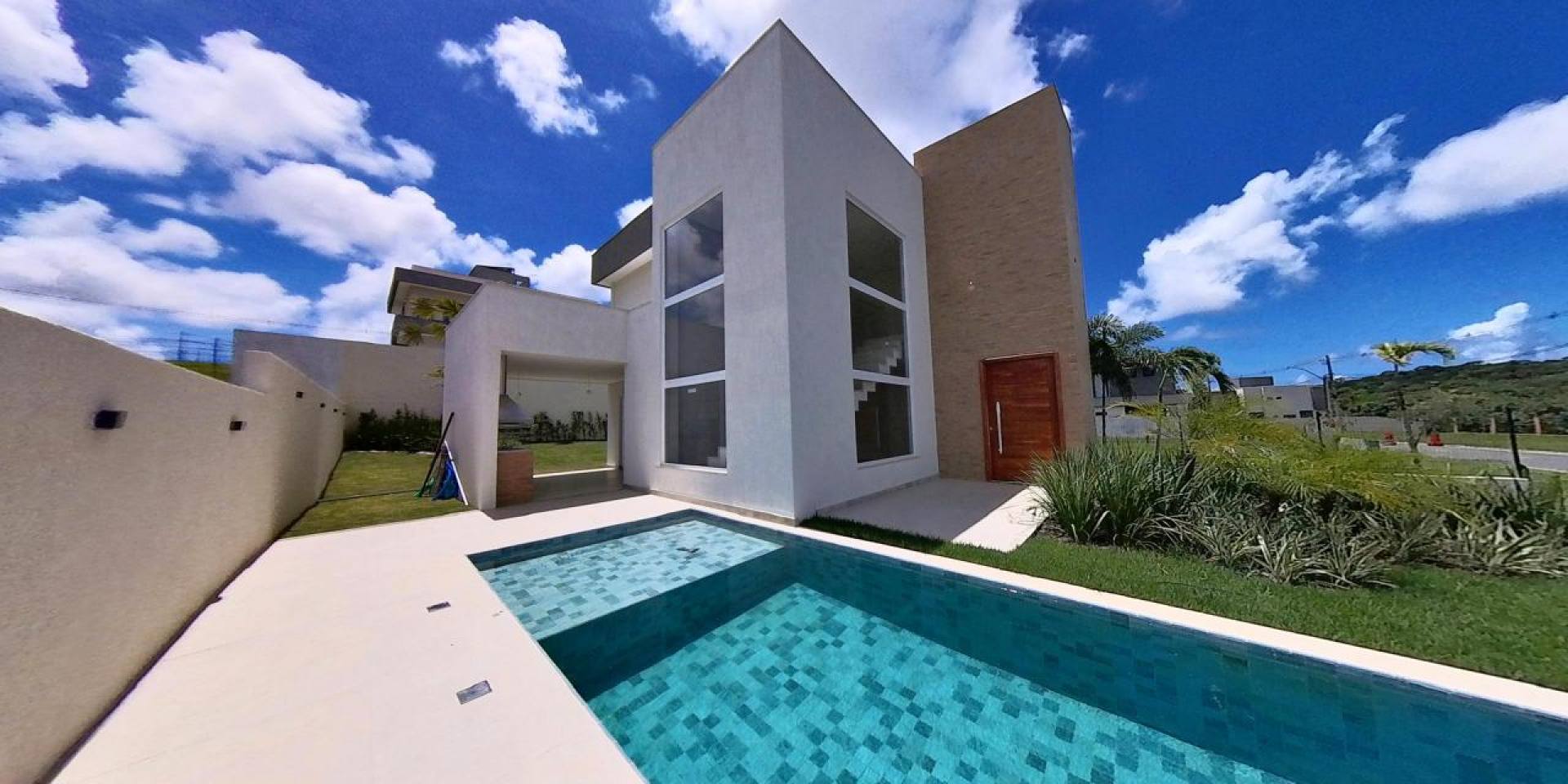 Casa nova alto padrão no Alphaville Litoral Norte 3.