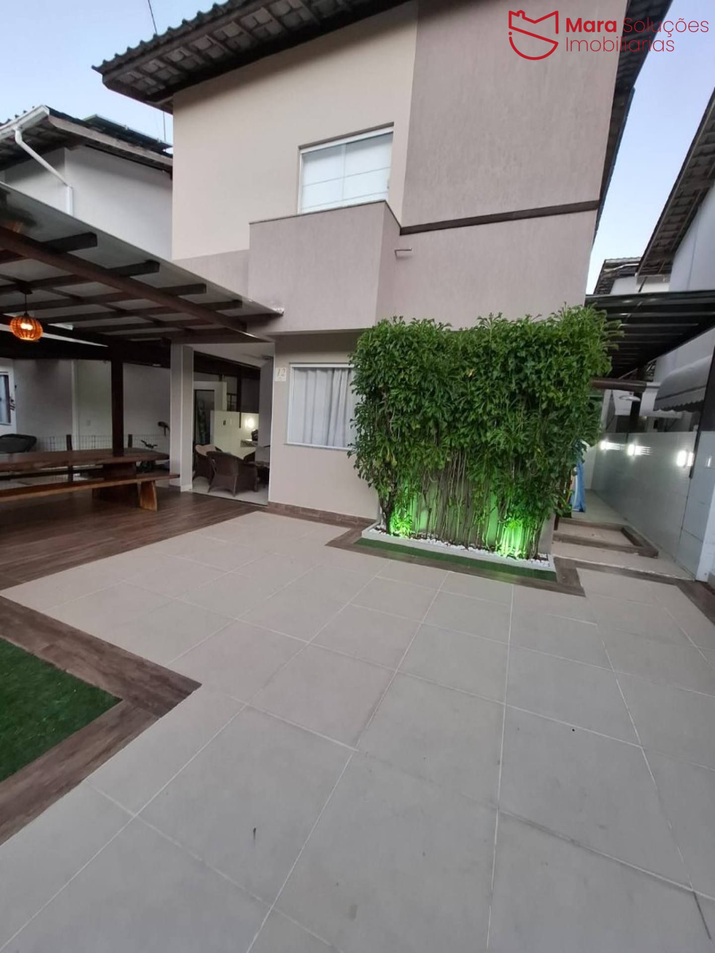 Venda de Belíssima Casa Duplex em Catu de Abrantes - 140m²