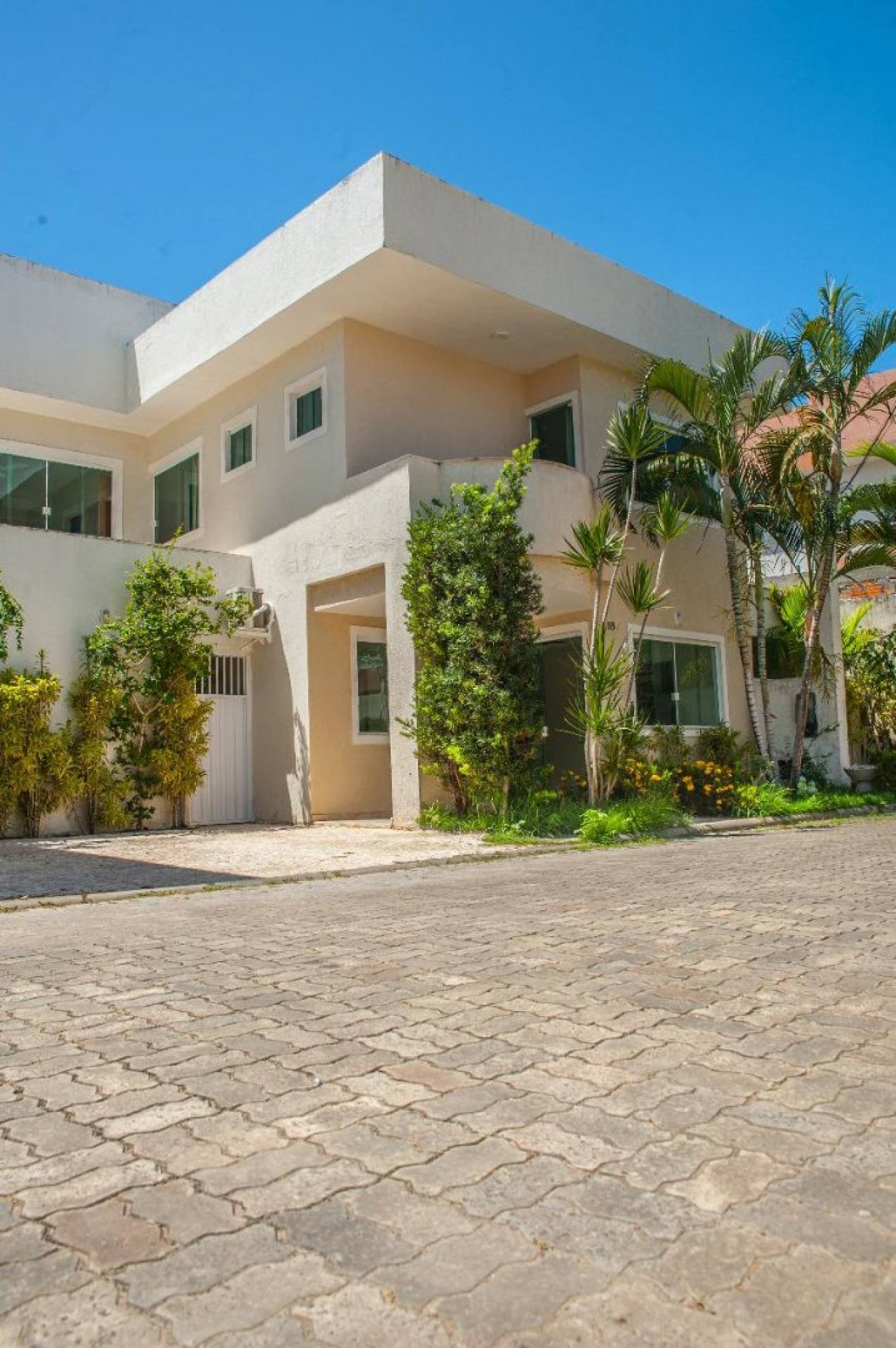 Casa incrível no Condomínio Foz dos Joanes, Buraquinho - Lauro de Freitas - BA.