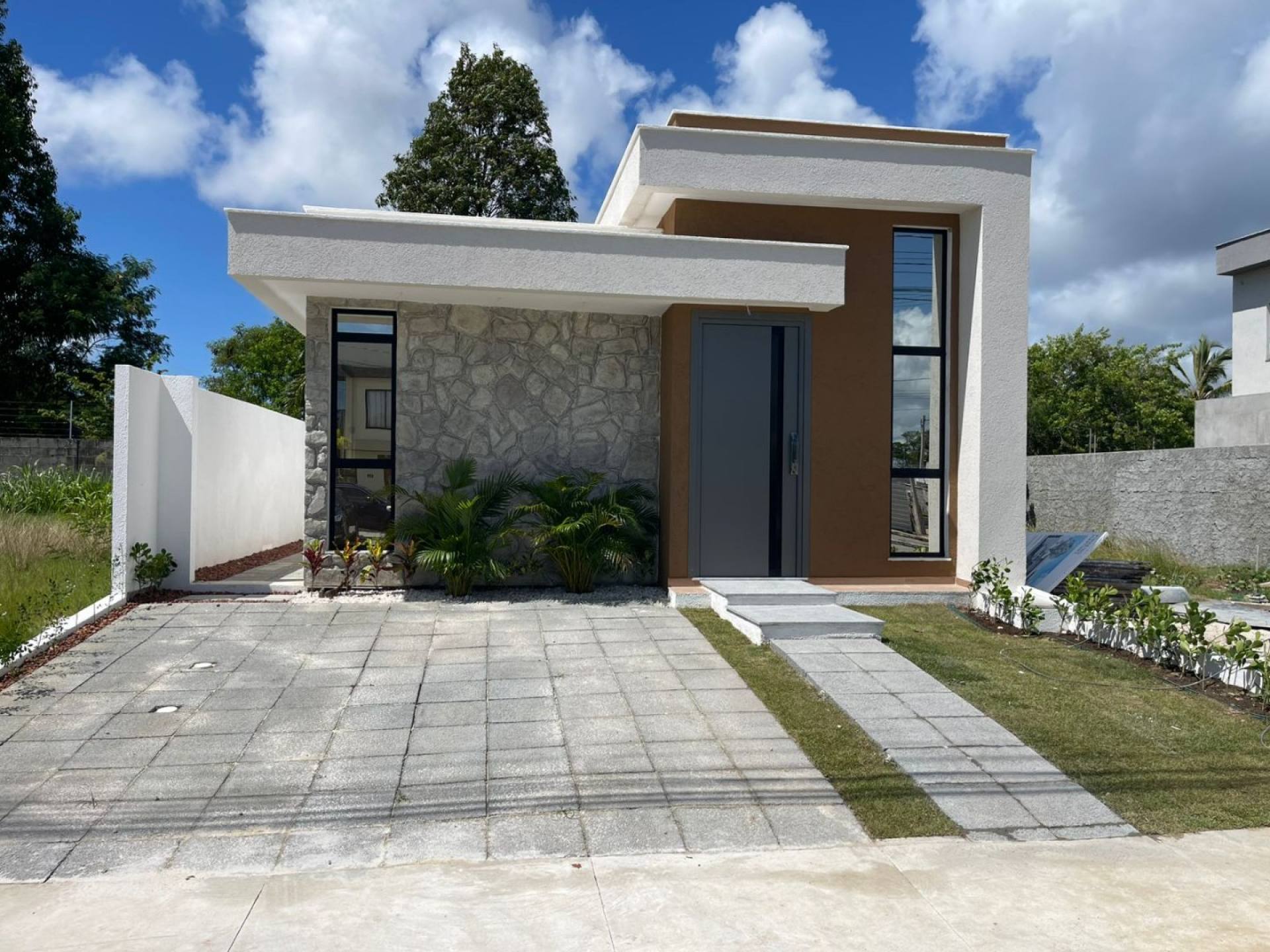 Casa Térrea ,3/4, Condomínio Vila Florença - Vilas de Abrantes.