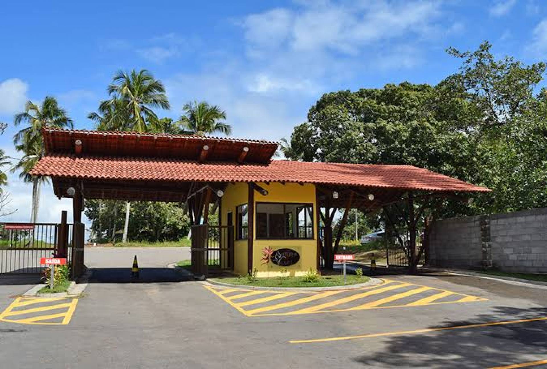 Terreno com 616m2 em condomínio fechado - Abrantes.
