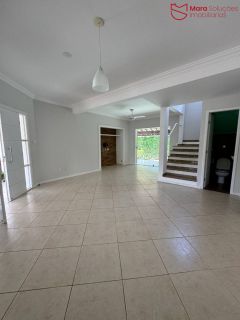 OPORTUNIDADE excelente casa no Condomínio Intervilas Buraquinho ?980.000,00 pronta para morar.