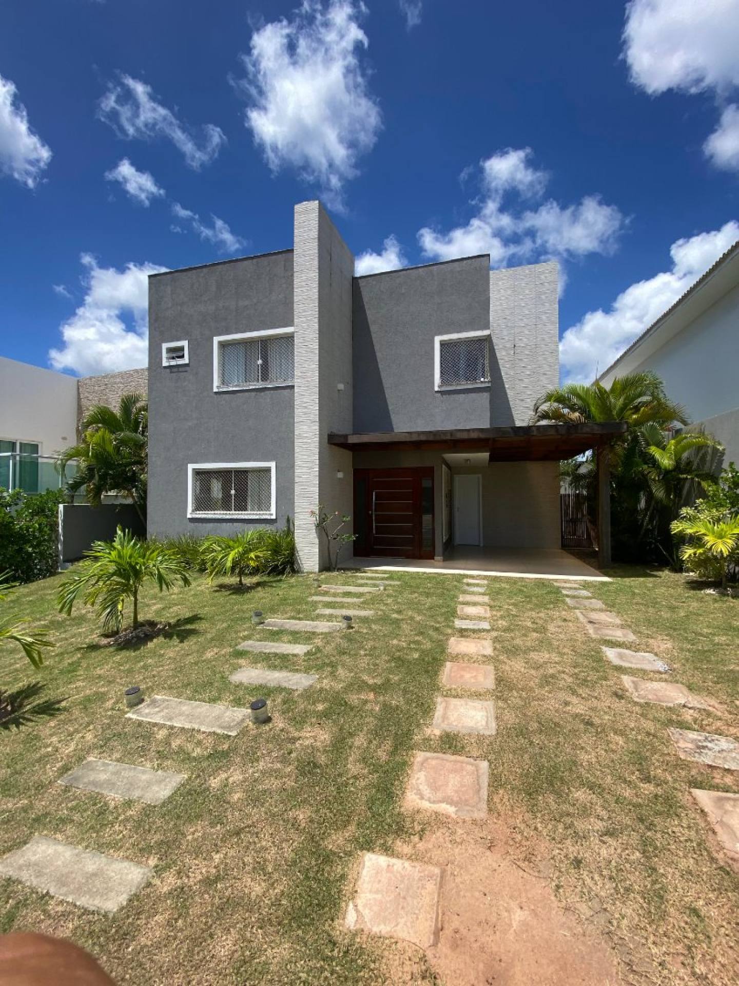 Casa super ampla, Com 4 Suites no Alphaville litoral norte 2.