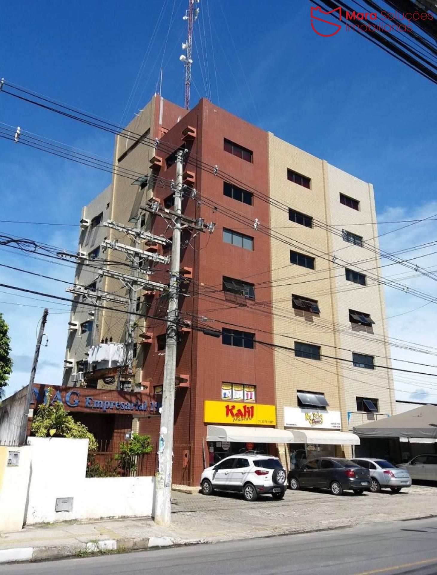 Sala comercial com 55m² na Luis Tarquinio - Lauro de Freitas