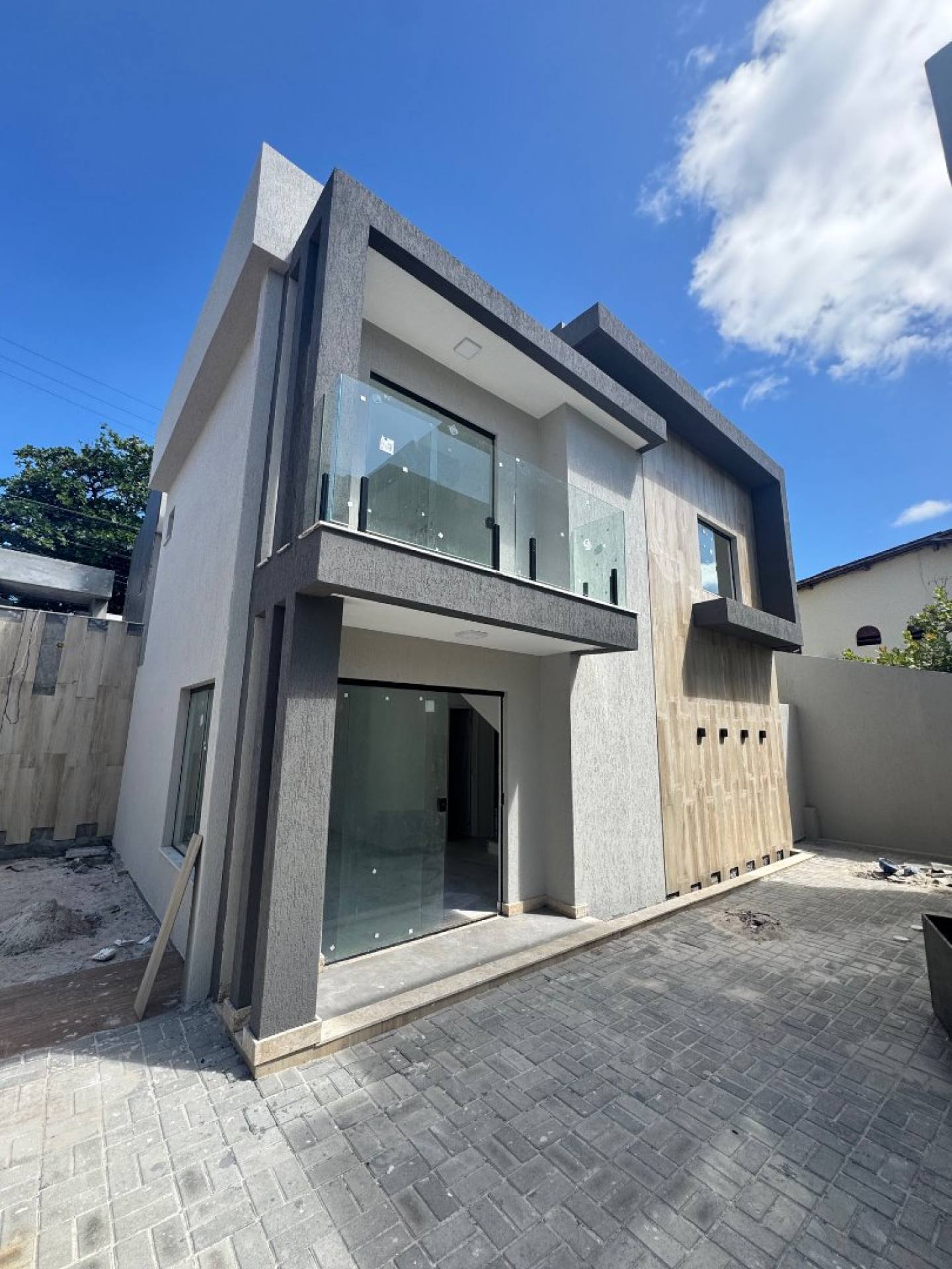 Casa Duplex 4/4 ao lado da orla de vilas do atlântico.