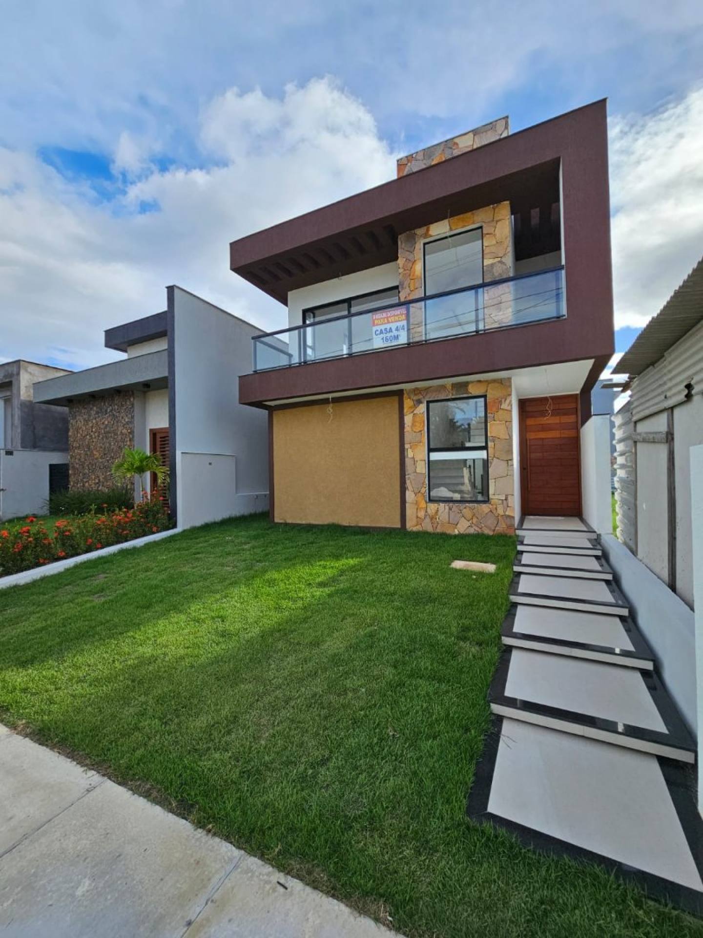 Casa Nova no condomínio Villa Florença