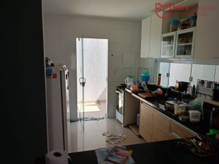VENDA | Casa Solta - 4 Quartos - Próxima à Praia!
