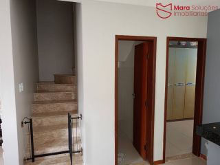 VENDA | Casa Solta - 4 Quartos - Próxima à Praia!