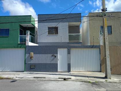 VENDA | Casa Solta - 4 Quartos - Próxima à Praia!