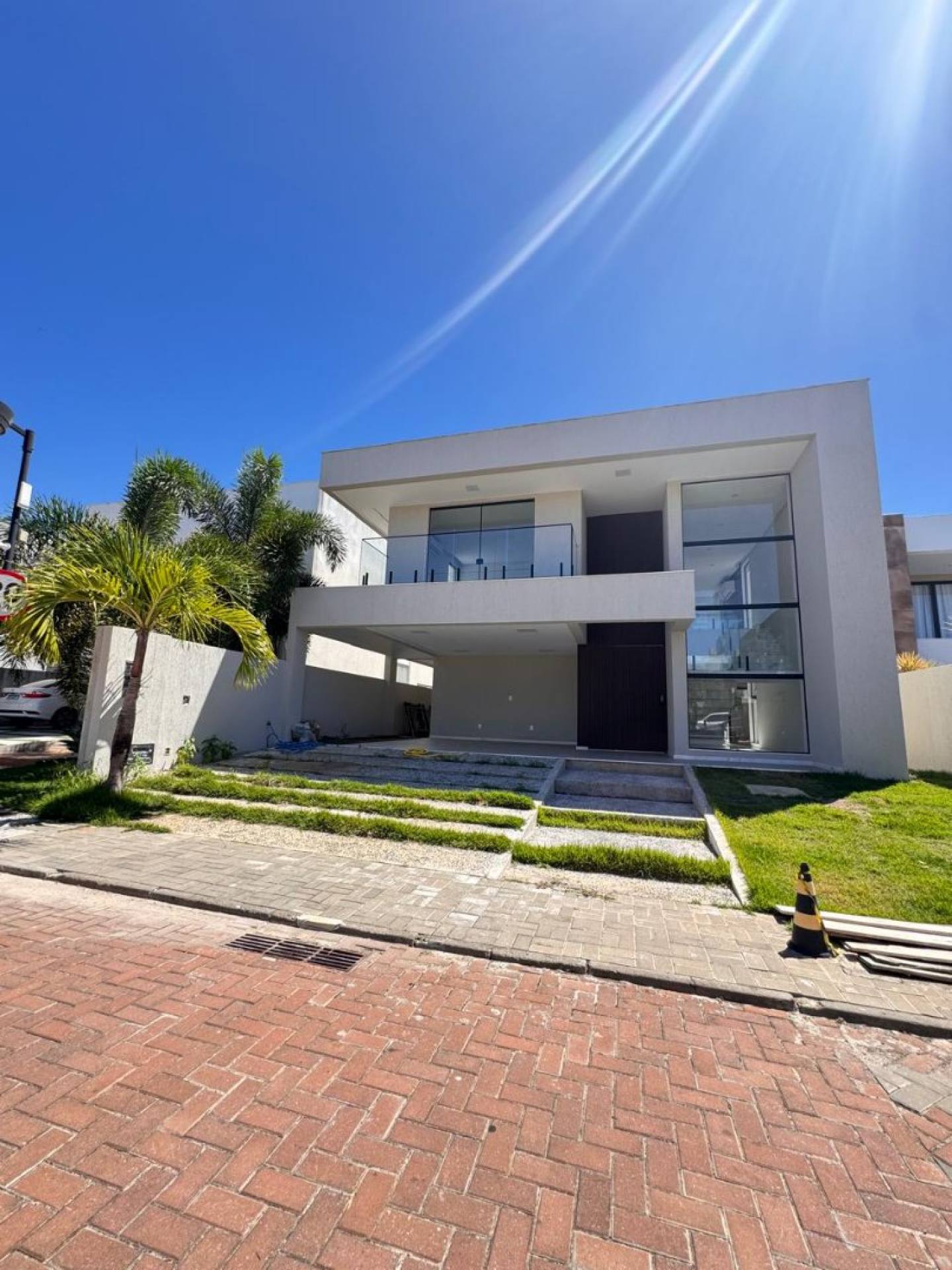 Casa de Alto Padrão à Venda – Condomínio Porto Real | Av. Priscila Dutra