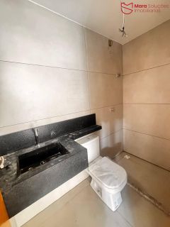 Casa em Ipitanga com 4/4 - condomínio fechado.