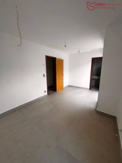 Casa em Ipitanga com 4/4 - condomínio fechado.