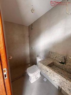 Casa em Ipitanga com 4/4 - condomínio fechado.