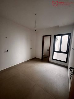 Casa em Ipitanga com 4/4 - condomínio fechado.