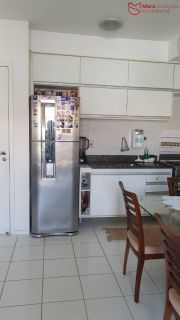 Apartamento com 2/4 sendo suite, á venda no cond. Bosque da Aldeia.
