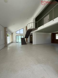 Casa de Cond. á Vender com 3/4, 2 suítes em Buraquinho.