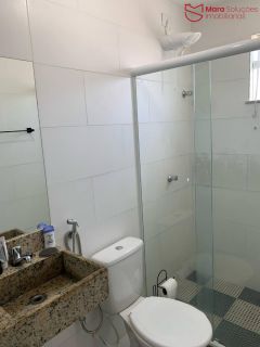 Casa de cond. á venda 2/4, sendo 1 suíte, em abrantes.