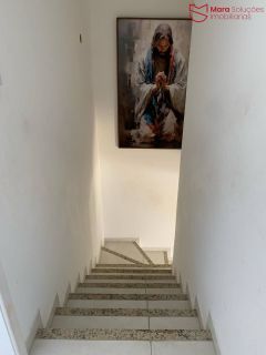 Casa de cond. á venda 2/4, sendo 1 suíte, em abrantes.