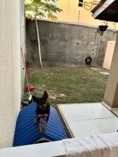 Casa de cond. á venda 2/4, sendo 1 suíte, em abrantes.