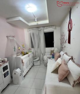 Casa de condomínio á venda com 4/4, sendo 1 suíte no Residencial Safira.