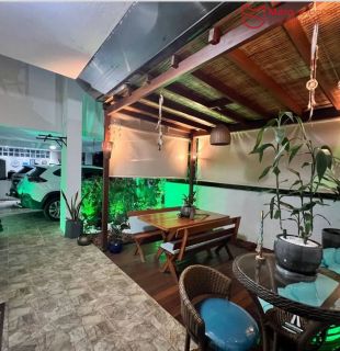 Casa de condomínio á venda com 4/4, sendo 1 suíte no Residencial Safira.