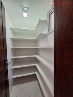 Casa em Buraquinho com 3 suítes | Buraquinho | R$ 1.150.000,00.