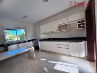 Casa em Buraquinho com 3 suítes | Buraquinho | R$ 1.150.000,00.