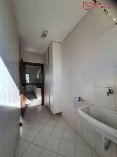 Casa em Buraquinho com 3 suítes | Buraquinho | R$ 1.150.000,00.