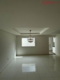 Casa à venda com 3 suítes no Miragem – Lauro de Freitas.