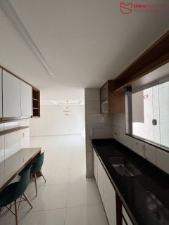 Casa à venda com 3 suítes no Miragem – Lauro de Freitas.