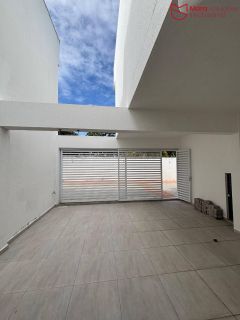 Casa à venda com 3 suítes no Miragem – Lauro de Freitas.