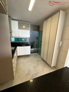 Casa de Cond. á Venda com 2/4, suítes em Vila praiana.