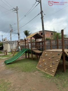 Apartamento com 2/4 térreo no centro de Lauro de Freitas.