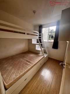 Apartamento com 2/4 térreo no centro de Lauro de Freitas.