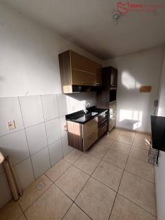 Apartamento com 2/4 térreo no centro de Lauro de Freitas.
