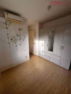 Apartamento com 2/4 térreo no centro de Lauro de Freitas.