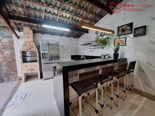 Casa duplex mobiliada em Buraquinho (Foz do Joanes)