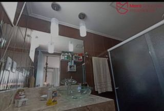 Casa Para Alugar com 3/4, sendo 2 suítes no Centro