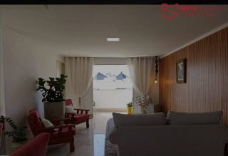 Casa Para Alugar com 3/4, sendo 2 suítes no Centro