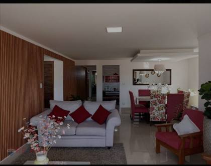 Casa de Cond. Para Vender com 3/4, 2 suítes no Centro.